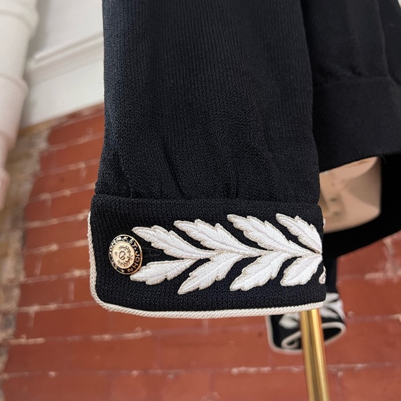 St John Santana Knit Embroidered Jacket Zip Front in Black Signature Hardware - Picture 14 of 17